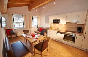A kitchen or kitchenette at Alpine Active Weitgasser