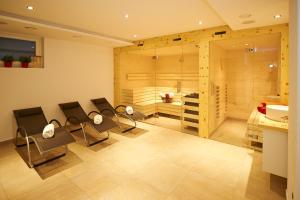 A seating area at Alpine Active Weitgasser