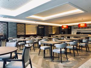 ART Hotel Oita餐厅或其他用餐的地方