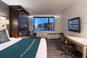 Μια τηλεόραση ή/και κέντρο ψυχαγωγίας στο Hôtel Baker