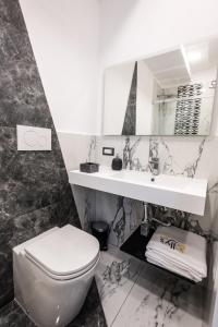 A bathroom at Elly's B&B