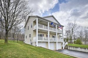 Gallery image of Canandaigua Lake House with Lake View and Fire Pit! in Rushville