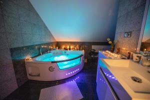 Koupelna v ubytování VIP suite hotel Heinz