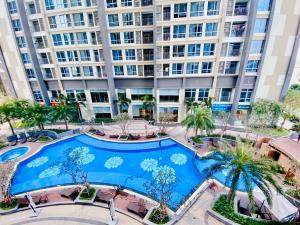 Бассейн в The Luxe Nest Landmark 81 или поблизости