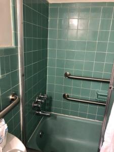 Koupelna v ubytování May-Dee Suites in Florida