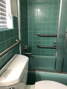 Koupelna v ubytování May-Dee Suites in Florida