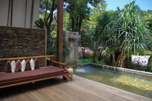 Bazén v ubytování Malisa Villa Suites - SHA Extra Plus nebo v jeho okolí