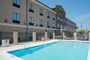 Foto dalla galleria di Holiday Inn Express Hotel & Suites Prattville South, an IHG Hotel a Prattville