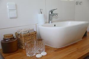 Koupelna v ubytování Hotel Weinlaube