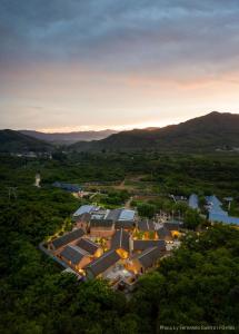 Gallery image of Sansa Village Boutique Hotel at Mutianyu Great Wall in Huairou