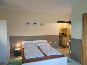 Imagen de la galería de Cseresznyés Ház, en Lipót 33 fotos más