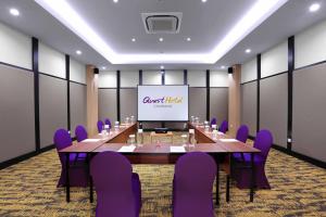 Zona de negocis o sala de conferències de Quest Prime Cikarang by ASTON