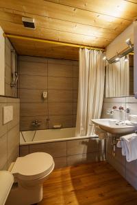 Koupelna v ubytování Hotel Silvapina