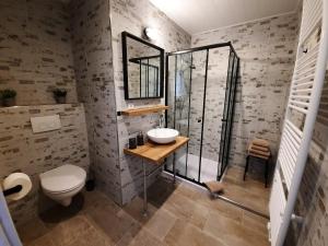 Un baño de Apartments und Bistro Zum Glasmacher