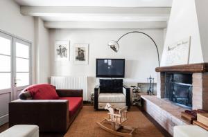A television and/or entertainment centre at Casa Costanza