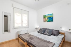 Posteľ alebo postele v izbe v ubytovaní Apartment Maja Opatija with Free Private Parking and Lovely Sea View Terrace
