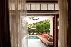 Bazén v ubytování SALA Samui Choengmon Beach Resort nebo v jeho okolí