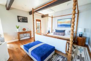 Кровать или кровати в номере Zane Grey Pueblo Hotel