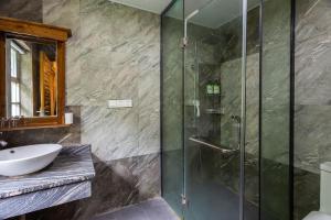 Destination Youth Hostel tesisinde bir banyo