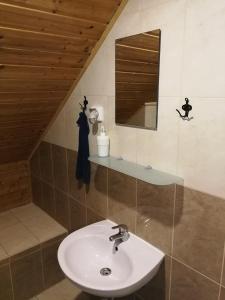 Ένα μπάνιο στο Manoka Guest House