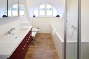 Koupelna v ubytování Ferienhaus Lucia + 37 fotografií