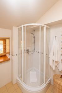 Koupelna v ubytování Vila TILA + 70 fotografií