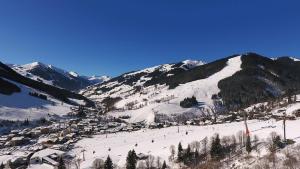 Zdjęcie z galerii obiektu Gästehaus Standardhaus w Saalbach Hinterglemm