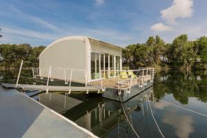 Gallery image of Floating House Embé Experience in Castel Volturno