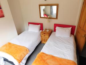 A bed or beds in a room at Stay Norwich Apartments Riverside with Free Parking 