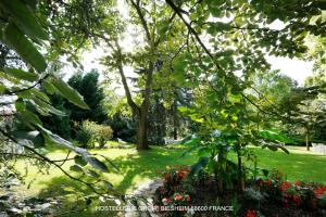 Aux Deux Clefs Hostellerie Groff