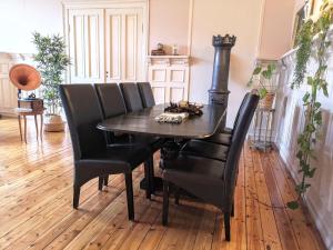 Dining area sa apartment