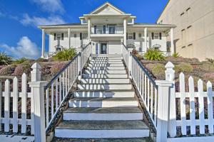 Gallery image of Eagles View Condo in Ocean Shores with 3 Balconies in Ocean Shores