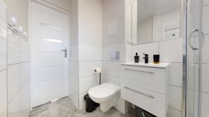 Ένα μπάνιο στο Apartament Kuźnicza +7 φωτογραφίες