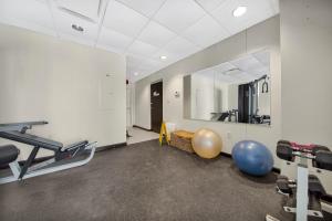 
The fitness center and/or fitness facilities at Peninsula Island Resort & Spa
