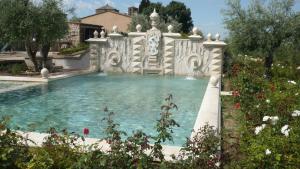 Sovana Hotel & Resort