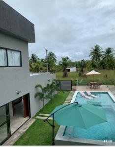 Bazén v ubytování Casa Milagres do Rio nebo v jeho okolí