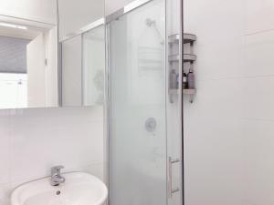 Bagno di Private Studio-room In Kingsford with Kitchenette and Private Bathroom Near UNSW, Randwick 5 - ROOM ONLY