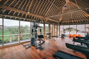 Fitness centrum a/nebo fitness zařízení v ubytování Kuwarasan A Pramana Experience