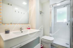 Kúpeľňa v ubytovaní Estrella by SeaMount Rentals
