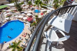 Бассейн в Tigotan Lovers & Friends Playa de las Americas - Adults Only (+18) или поблизости