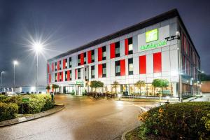 Gallery image of Holiday Inn London Luton Airport, an IHG Hotel in Luton