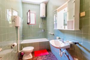 Et badeværelse på Apartmani Pandurevic + 107 billeder