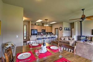 Gambar di galeri bagi Bayside Home - 6 Miles to Olympic National Forest! di Quilcene