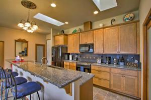Gambar di galeri bagi Bayside Home - 6 Miles to Olympic National Forest! di Quilcene +17 gambar