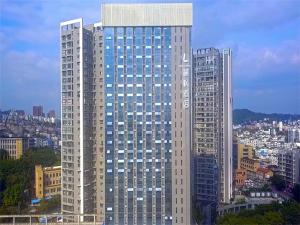 Nespecifikovaný výhled na destinaci Zigong nebo výhled na město při pohledu z hotelu