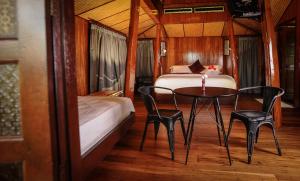 Tempat tidur susun dalam kamar di MaliHom Private Estate