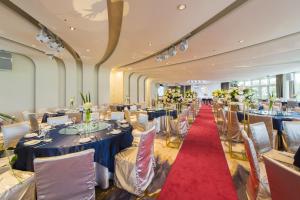 Restoran või mõni muu söögikoht majutusasutuses Golden Tulip FAB Hotel New Taipei