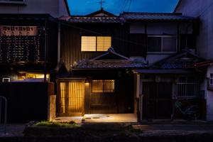 Budova, kde se prázdninový dům nachází