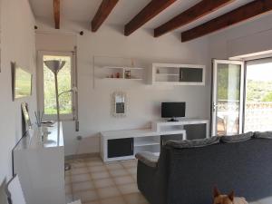 TV a/nebo společenská místnost v ubytování Brisa, apartamento de tres habitaciones B