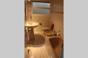 Koupelna v ubytování Brisa, apartamento de tres habitaciones B